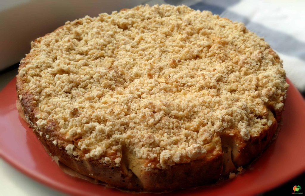 jabalkova-torta-s-mrvenickou-1