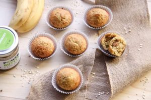 Banánové muffiny plnené mandľovým maslom